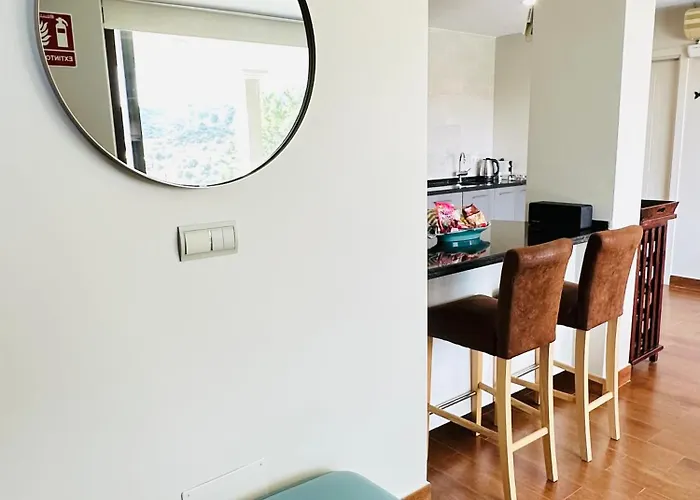 Issa Private Loft In Vila